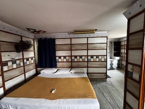 Deluxe Double Room - MJ Gust House (Chennai)