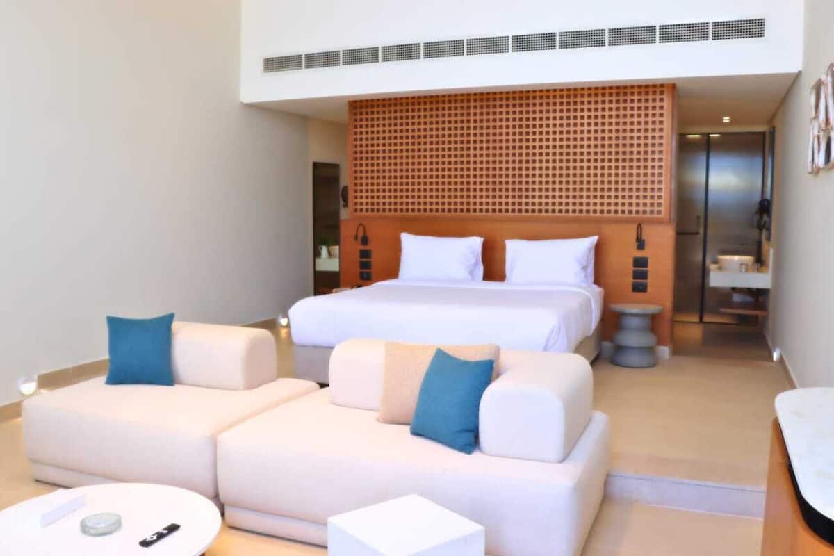 Deluxe Room, Pool View