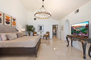 5 habitaciones, tabla de planchar con plancha y cuna de viaje 