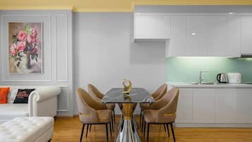Basic Apartment, City View | Interior