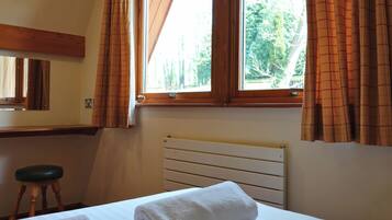 3 bedrooms, WiFi (free), individually decorated, individually furnished