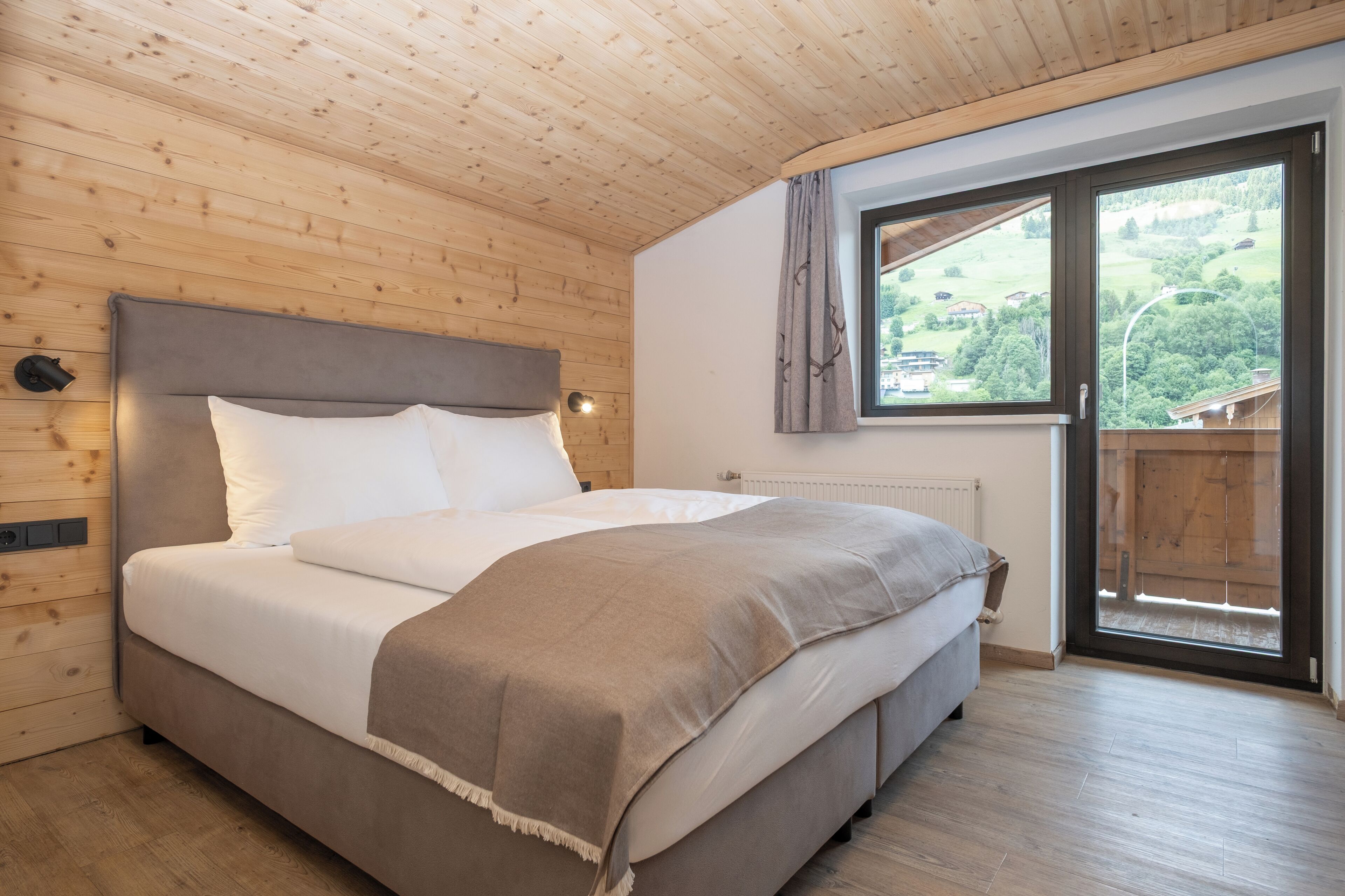 Chambre quadruple familiale, balcon | Accès au Wi-Fi (inclus)