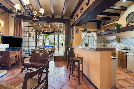 Interior. Rural House in Aldea del Rocío for 22 Guests with Stables and Patio