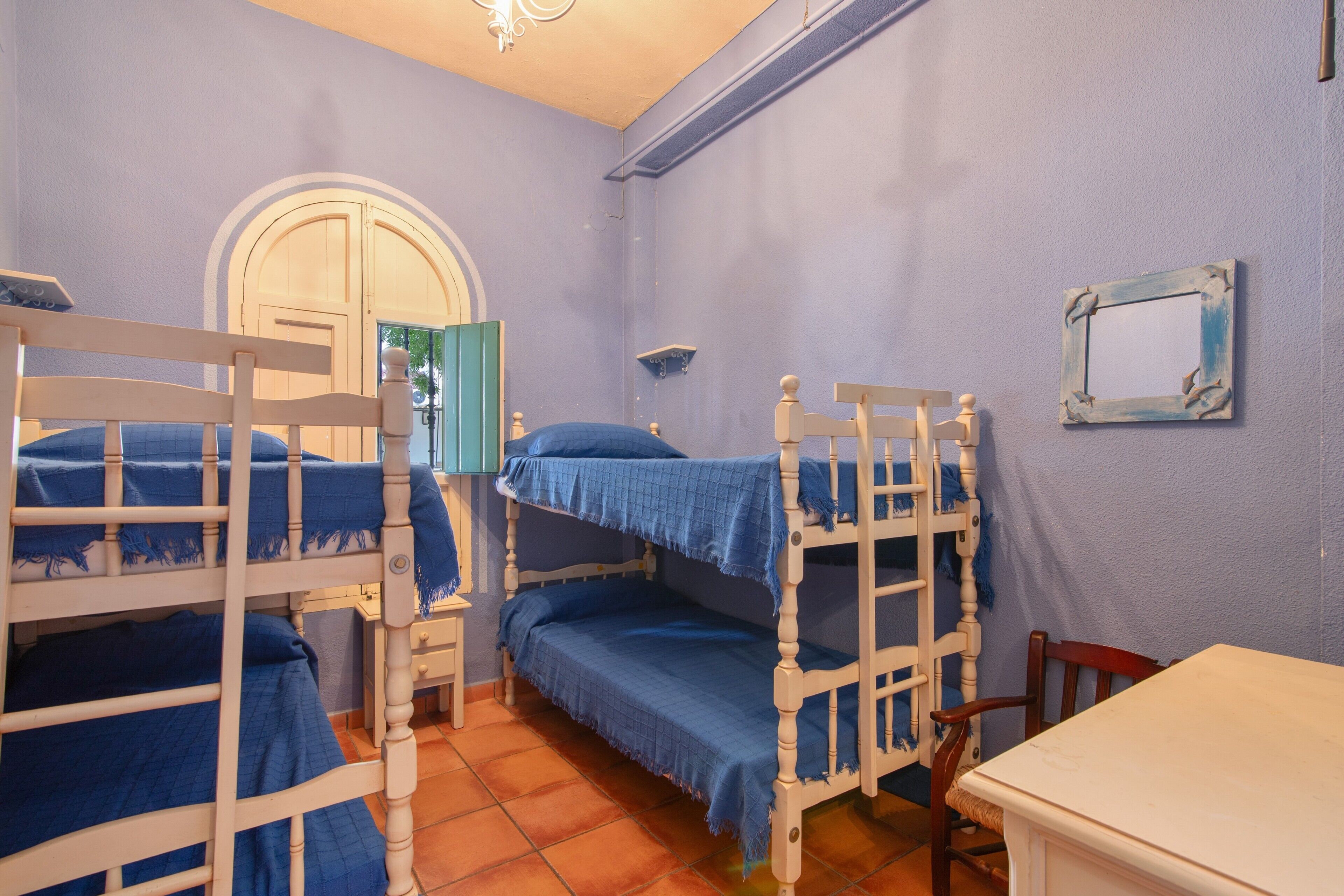 6 chambres, fer et planche à repasser, Wi-Fi