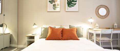 1 bedroom, iron/ironing board, free WiFi, bed sheets