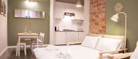 1 chambre, fer et planche à repasser, Wi-Fi gratuit, draps fournis