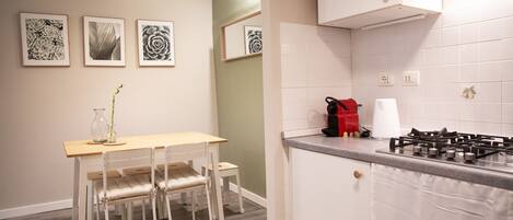 Fridge, microwave, coffee/tea maker, electric kettle