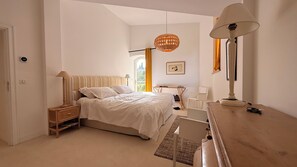6 dormitorios, tabla de planchar con plancha, wifi y ropa de cama