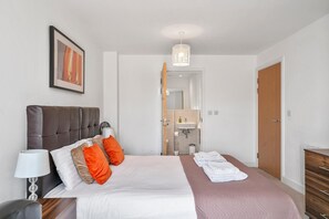 Comfort Apartment, Balcony - Kennet House 2 Bed and 2 Bath Apt. 7 (Reading)