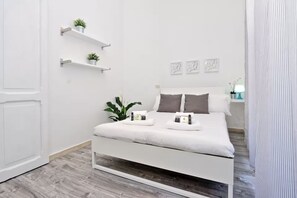 1 bedroom, iron/ironing board, WiFi, bed sheets - DaliTourism - Colosseum Experience 28 (Roma)