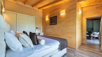 1 bedroom, iron/ironing board, internet, bed sheets