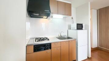 Apartment(d01), Non Smoking | Private kitchen | Fridge, microwave, stovetop, cookware/dishes/utensils