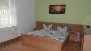 3 Schlafzimmer, Bügeleisen/Bügelbrett, WLAN, Bettwäsche