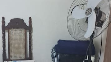 Familie vierpersoonskamer, patio | Interieur