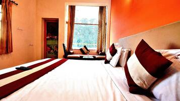 Hypo-allergenic bedding, free WiFi