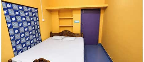 Deluxe Double Room, Air conditioning | Hypo-allergenic bedding, desk, soundproofing, free WiFi