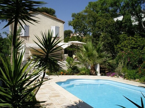 200 m from the sea – Villa with private pool – up to 10 guests