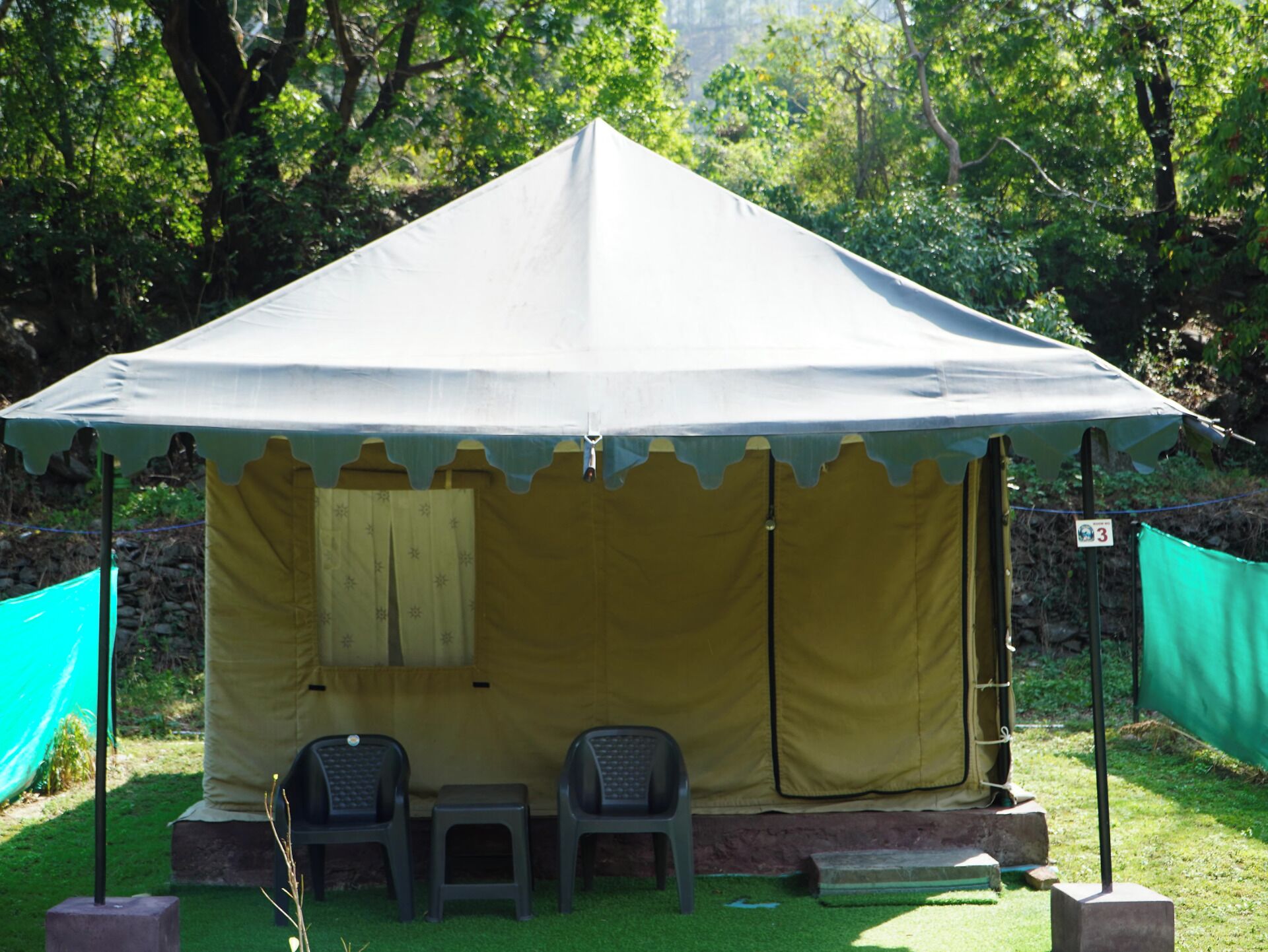 Classic Tent, Patio, Mountain View | Free WiFi