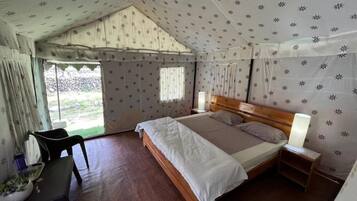 Classic Tent, Patio, Mountain View