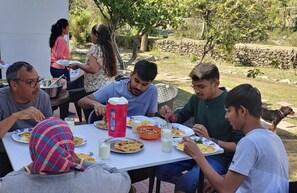 Khu ẩm thực ngoài trời