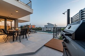 Outdoor dining - Villa Lukante ZadarVillas (Zadar)