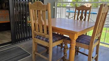 Tempat makan outdoor