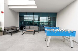 Terrace/patio - Free housekeeping visits during your stay - StayShort - Modern New Studio in Arjan that Sleeps 4 (Arjan)