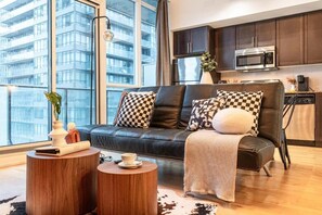 Standard Studio | Interior - GSuites Hotel Downtown Toronto (Toronto)