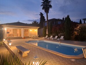 Pool - 3-bedroom house with pool, 5 minutes walk from the beach (Bandol)