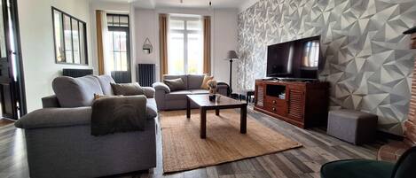 Fernseher, Kamin