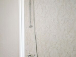 Ferienhaus, Balkon | Badezimmer