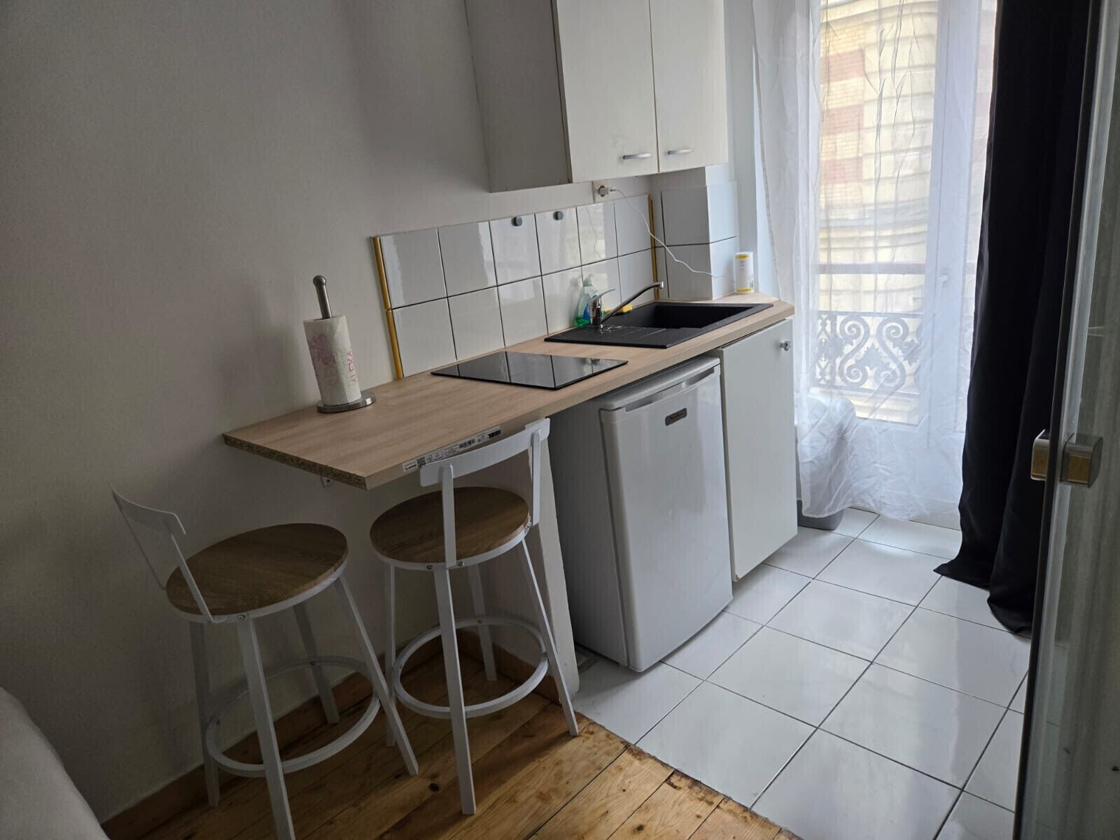Fridge, microwave, cookware/dishes/utensils