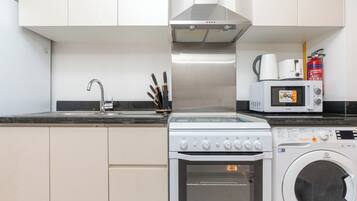 Exclusive Studio, Non Smoking, City View | Private kitchen