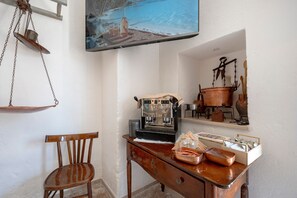 Interior - Room 'Lamapecora - Pecora 2' with Balcony, Wi-Fi and Air Conditioning (Fasano)