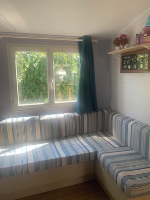Living area - Mobile Home Rentals in Loctudy on the Shore of Langoz Beach (Loctudy)