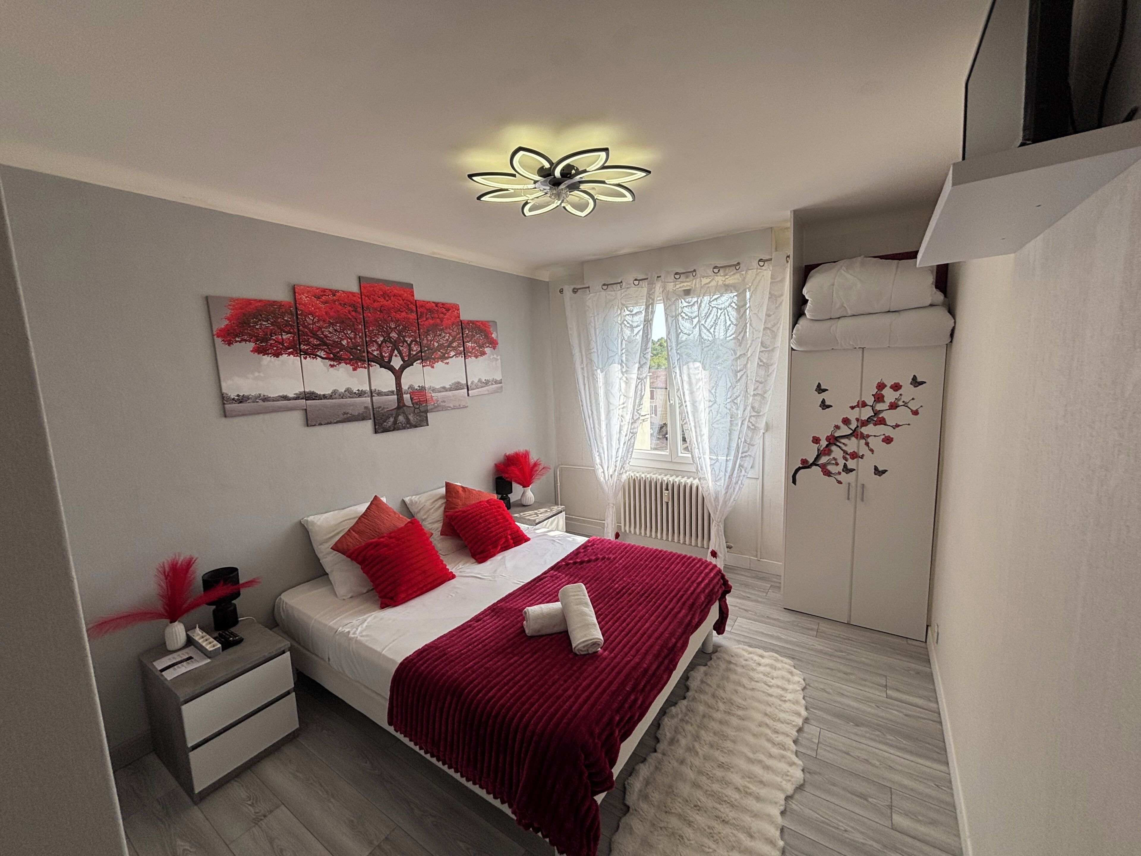3 chambres, fer et planche à repasser, lit parapluie, Wi-Fi gratuit
