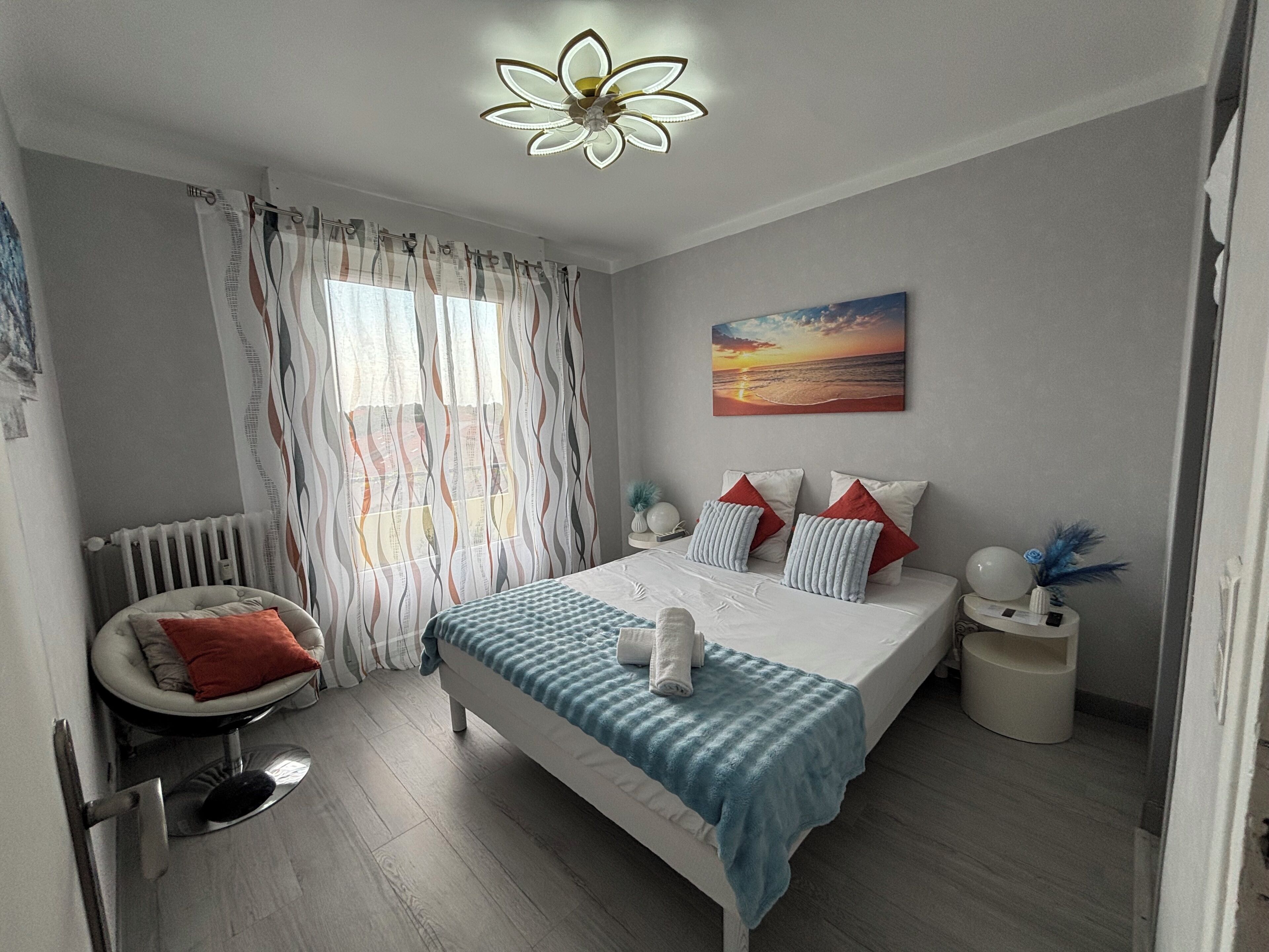 3 bedrooms, iron/ironing board, travel crib, WiFi (free)