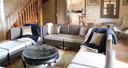 Escape on the N7 – Gardener’s House – Near the Loire River – Free Parking