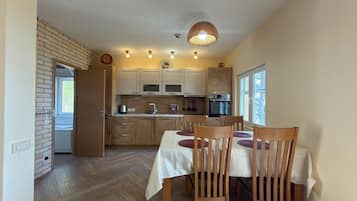 Classic House | Dining