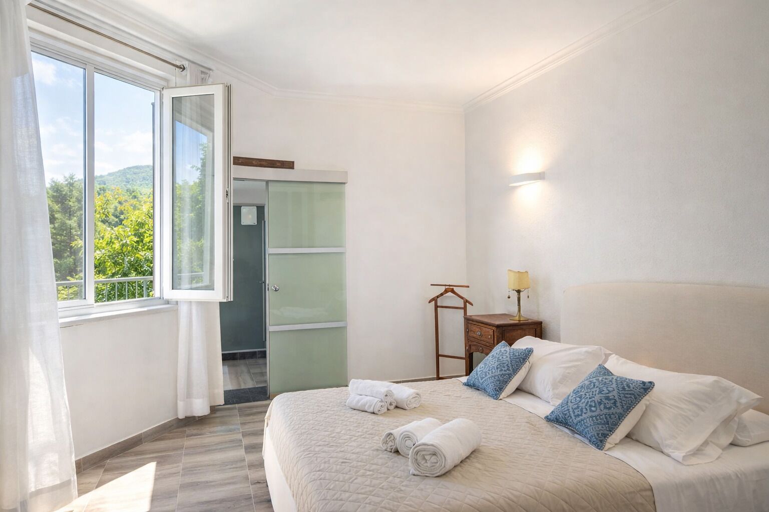 Standard Double Room, Patio, Sea View