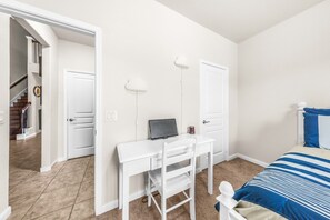 1 dormitorio, escritorio, wifi y ropa de cama