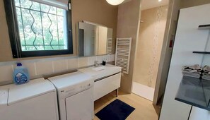 Private kitchen - Vacation home in Apt (Apt)