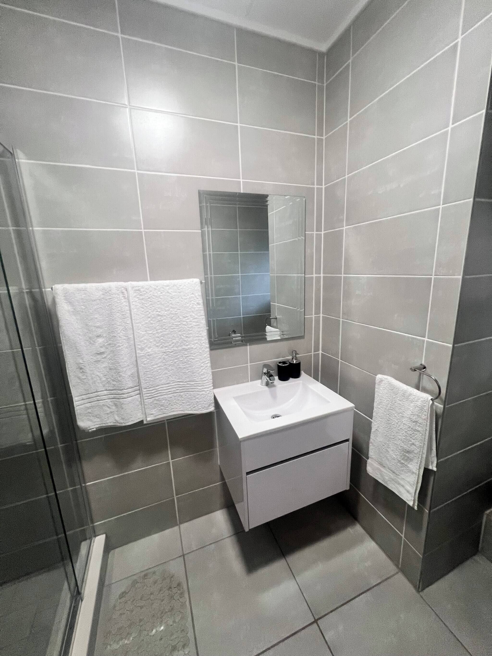 Apartment, 1 Bedroom, Balcony | Bathroom