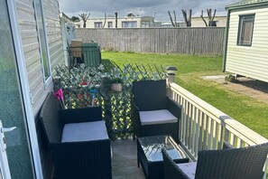 Terrace/patio - House Sleeps 6 With Parking and Balcony (Skegness)