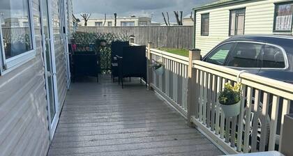 2 Bed - Sleeps 6 - Free Parking - Pets