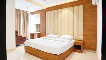 Standard Double Room | Hypo-allergenic bedding, desk, free WiFi