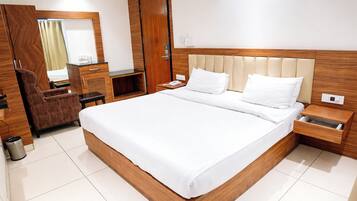 Standard Double Room | Hypo-allergenic bedding, desk, free WiFi