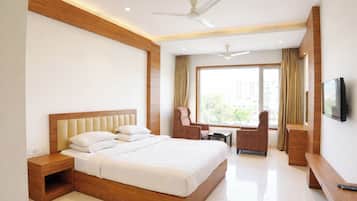 Standard Double Room | Hypo-allergenic bedding, desk, free WiFi