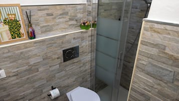 Comfort Apartment, Private Bathroom, City View | Bathroom