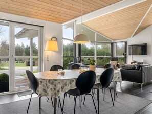 Dining - "Joske" - 2km from the sea by Interhome (Blokhus)